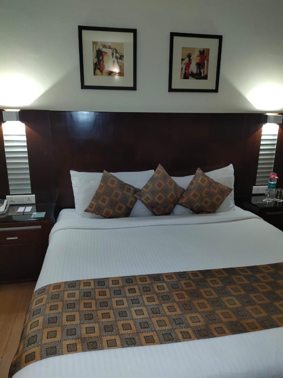 The Red Maple Mashal 3* Indore