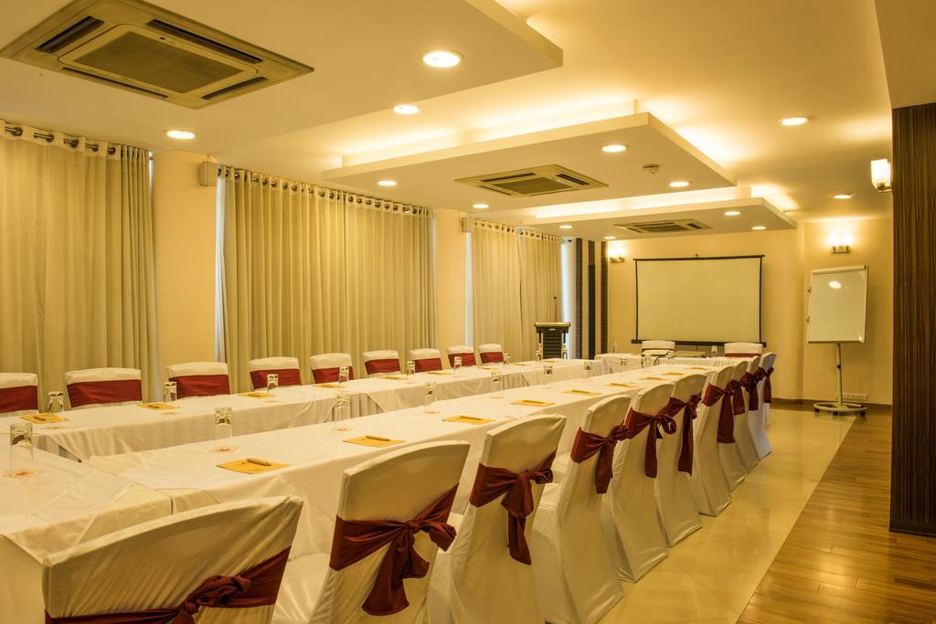 The Red Maple Mashal 3* Indore