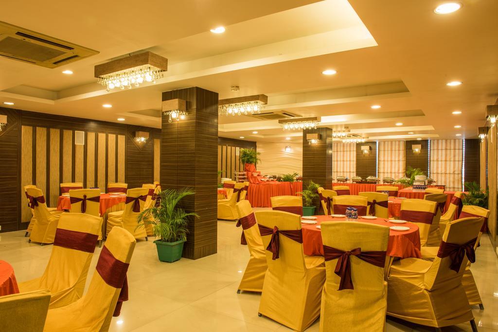 The Red Maple Mashal 3* Indore